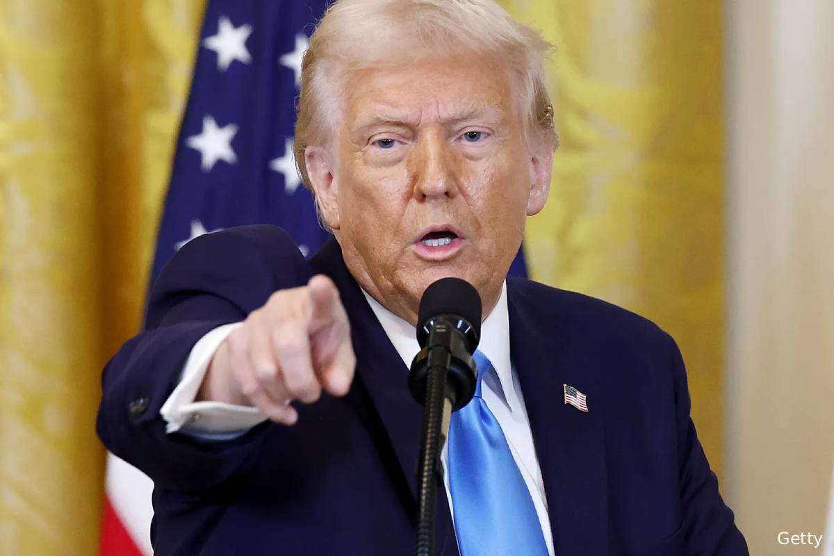 ட்ரம்ப் பதவியில் இருந்து நீக்கப்பட உள்ளாரா? 25 சட்டத்திருத்தம் சொல்வது என்ன? | What Is 25Th Amendment To Remove Trump From Office