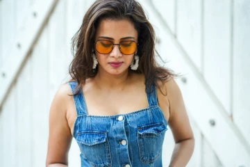 VJ அஞ்சனாவின் கிளாமர் போட்டோஷூட்.. இணையத்தில் வைரல்