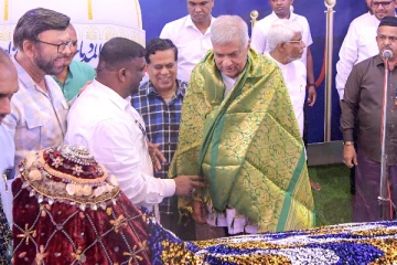 காத்தான்குடி பதுரியா ஜும்ஆ பள்ளிவாசலுக்கு விஜயம் செய்த ரணில்