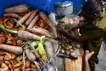 பழுதடைந்த மரக்கறிகள்! அசுத்தமான பாத்திரங்கள்: அதிர்ச்சியளிக்கும் உணவகங்களின் மோசமான செயல்