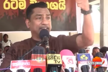 බැසිල් බාප්පාත් එක්ක හිටපු අයයි නාමල් එක්ක කෝපි බිව්ව අයයි පොහොට්ටුවට ගේමක් දුන්නට මං ගමේ බයියෙක් - කුට්ටි