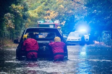 வெள்ளத்தில் மூழ்கிய வீடுகள்... பரிதவிக்கும் மக்கள்: பிரித்தானியாவில் கொட்டித்தீர்க்கும் மழை