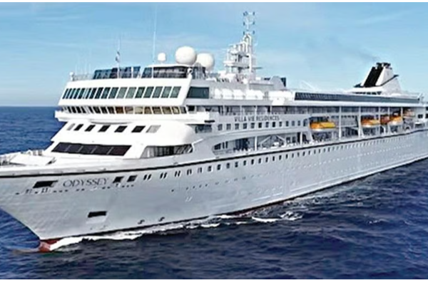 400 பேருடன் இலங்கை வந்தடைந்த அதி சொகுசு கப்பல் | Luxury Ship Arrives Sri Lanka With 400 400 பேருடன் இலங்கை வந்தடைந்த அதி சொகுசு கப்பல் | Luxury Ship Arrives Sri Lanka With 400