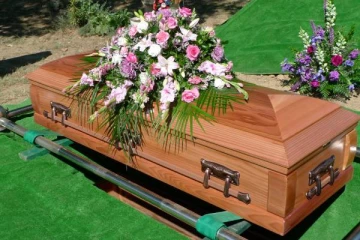 சவப்பெட்டியுடன் வீட்டிற்கு சென்ற கணவர்: மனைவிக்கு காத்திருந்த அதிர்ச்சி