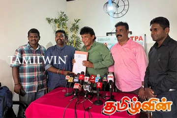 இ.தொ.கவிலிருந்து விலகி மனோ கணேசனுடன் இணைந்த பாரத் அருள்சாமி