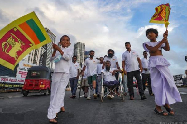 போரில் உயிரிழந்தவர்களுக்கு அஞ்சலி செலுத்திய இராணுவ வீரர்கள்! | Army Soldiers Pay Tribute To War Victims May 18
