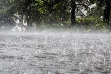 நீர்த்தேக்கங்கள் மற்றும் அணைக்கட்டுகள் உடைந்து விழும் அபாயம்