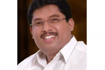 திமுகவின் வீரபாண்டி ராஜா மாரடைப்பால் காலமானார் - பிறந்த நாளன்று உயிர் பிரிந்தது