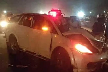 கணவன் கண்முன்னேயே மனைவி, மூன்று பிள்ளைகள் மரணம்! கோர விபத்தில் 5 பேர் பலியான சோகம்