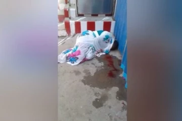 ஸ்டாலின் முதல்வரானால் நாக்கை அறுத்து உண்டியல் போடுகிறேன். நேர்த்திக்கடனை நிறைவேற்றிய பெண்ணால் பரபரப்பு