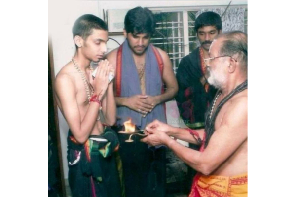 தனுஷுடன் சபரிமலைக்கு சென்ற இசையமைப்பாளர் அனிருத் ! இதுவரை பார்த்திராத அன்சீன் புகைப்படம் | Dhanush And Anirudh Unseen Photo