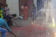 பட்டாசு வெடித்து கொண்டாடிய பாஜகவினர்..எதற்காக தெரியுமா?