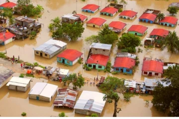 வெள்ளத்தில் சிக்கி 20 பேர் பலி - வெனிசுலா நாட்டில் சோகம்