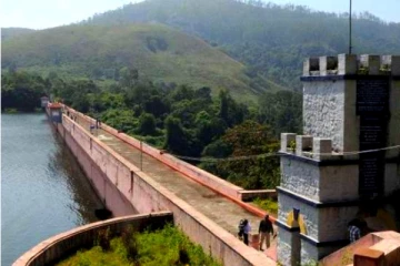 முல்லைப் பெரியாறு அணையில் தமிழக அமைச்சர்கள் நேரில் ஆய்வு