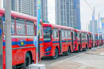 இலங்கையில் முதன் முறையாக பேருந்தில் பெண் நடத்துனர்கள்!