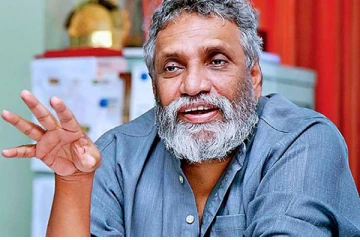 கட்டுப்பணம் செலுத்திய சில வேட்பாளர்கள் குறித்த உண்மையை அம்பலப்படுத்திய மகிந்த தேசப்பிரிய