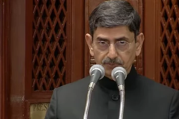 கருப்பு கொடி காட்டி ஆளுநருக்கு எதிர்ப்பு : கம்யூ. கட்சியினர் கைது