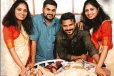 ஒரே நாளில் திருமணம் ஒரே நாளில் பிரசவம் இரட்டை சகோதரிகளுக்கு நடந்த அரிய நிகழ்வு