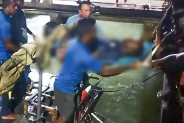 கொழும்புத் துறைமுக பகுதியில் கடலில் விழுந்த மாலுமி