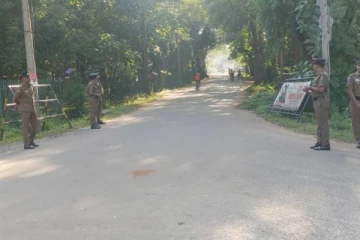 தமிழர் பகுதியொன்றில் குவிக்கப்பட்ட பொலிஸார்! வீதிகளுக்கு பூட்டு