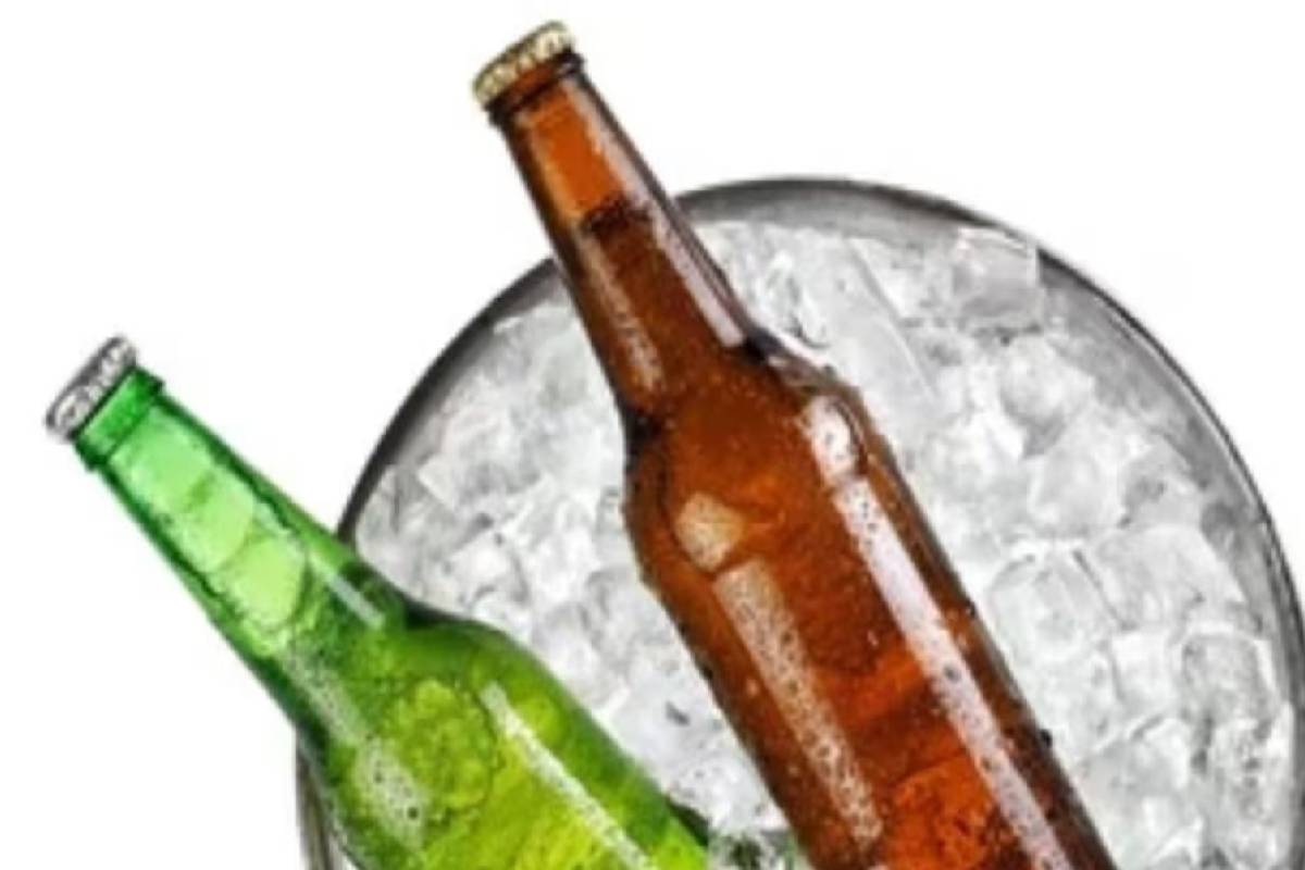 பீர் பாட்டில்களின் நிறத்திற்குப் பின்னால் இப்படி ஒரு காரணமா! | Why Are Most Beer Bottles Brown Or Green பீர் பாட்டில்களின் நிறத்திற்குப் பின்னால் இப்படி ஒரு காரணமா! | Why Are Most Beer Bottles Brown Or Green