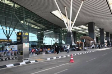 பெங்களூர் விமான நிலையத்தில் பெண்கள் உட்பட 10 இலங்கையர்கள் அதிரடி கைது!