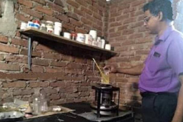 இலங்கை வைத்தியரின் அரிய கண்டுபிடிப்பு! (Photos) | Sri Lanka Nature Petrol Doctor Production Research