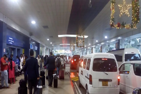 இலங்கையிலிருந்து வெளியேறப்போகும் மூன்று இலட்சம் பேர் | Three Lakh People Are Going To Leave Sri Lanka