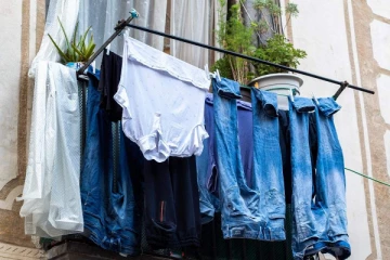 பால்கனியில் துணி காயவைத்தால் அபராதம்! எங்கு தெரியுமா?