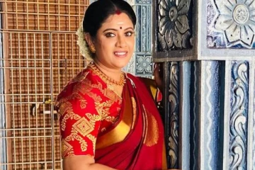 ஸ்ரீகாந்த் என் பள்ளி கால ஹீரோ.. சித்தி 2 அம்மா நடிகைக்கு இவ்ளோ குறைவான வயதா?