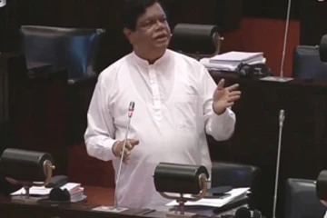 முழு அரசியலிலும் இருந்து விலக தயார் - நாடாளுமன்றில் அறிவித்த அமைச்சர்