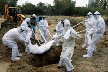 13 ஆண்களும், 10 பெண்களும் உயிரிழந்துள்ளனர்