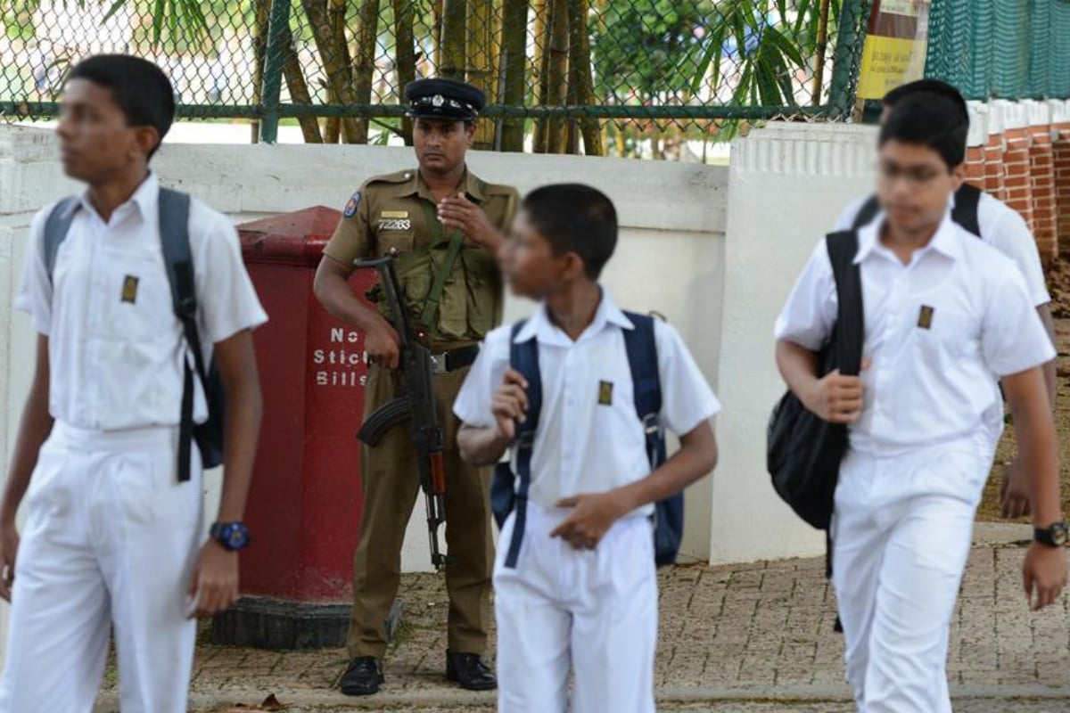 கொழும்பில் பாடசாலை ஒன்றுக்குள் புகுந்து கொலை அச்சுறுத்தல் விடுத்த நபரால் பரபரப்பு | Man Threat School Students In Colombo