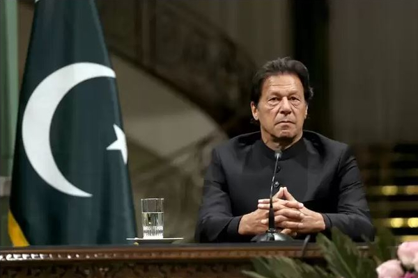 பாகிஸ்தான் அரசியலில் புதிய திருப்பம் : இம்ரான் கானின் பரிந்துரைபடி பாகிஸ்தான் நாடாளுமன்றம் கலைப்பு - தமிழ்நாடு