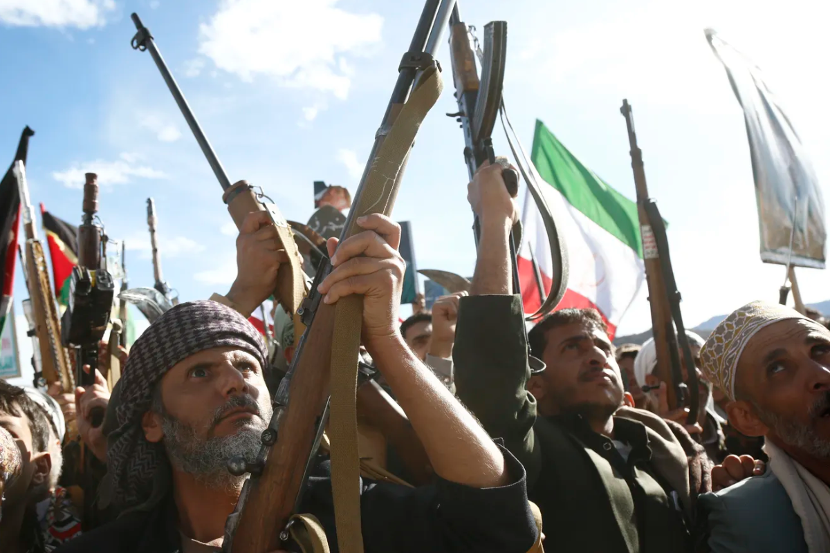 இஸ்ரேல் மீது ஏவுகணைத் தாக்குதல்: ஹூதி அமைப்பினர் அறிவிப்பு | Missile Attack On Israel Houthi Group Announces