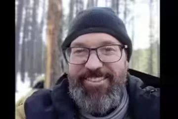 நெட்ப்ளிக்ஸ் நிறுவனம் தனக்கு தீபாவளி வாழ்த்து தெரிவித்ததற்காக கொந்தளிக்கும் கனேடியர்