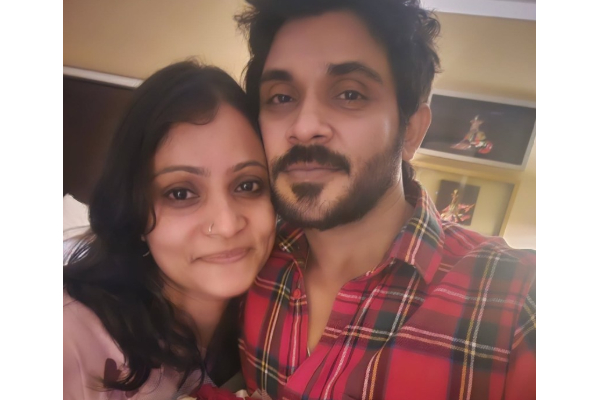 சன் டிவி மூன்று முடிச்சு சீரியல் நடிகர் நியாஸ் கானின் மனைவி மற்றும் மகளை பார்த்துள்ளீர்களா?... போட்டோவுடன் இதோ | Moondru Mudichu Serial Actor Niyaz Wife Photo