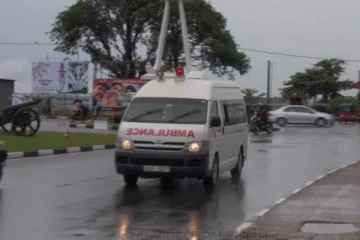 உணவுத் தவிர்ப்பு போராட்டத்தில் ஈடுபட்ட மூவர் வைத்தியசாலைகளில் அனுமதி