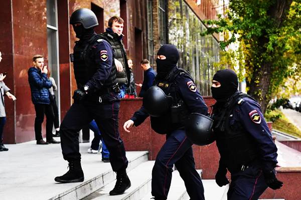 ரஷ்யாவை உலுக்கிய கத்தி குத்து தாக்குதல்...! பல்கலையில் நடந்த கோர சம்பவம் | Russia University Stabbing Indian Student Injured