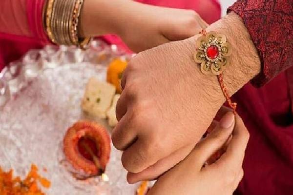 ரக்ஷா பந்தன் 2025: எந்த ராசிக்காரர்களுக்கு துரதிர்ஷ்டம்? பரிகாரம் இதுதான்! | These Zodiacs Have To Carful On Raksha Bandhan