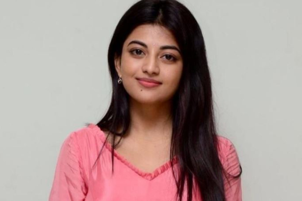 நடிகை கயல் ஆனந்தி கர்ப்பம் - மகிழ்ச்சி வெள்ளத்தில் ரசிகர்கள் | Actress Kayal Anandhi Pregnant Fans Enjoy