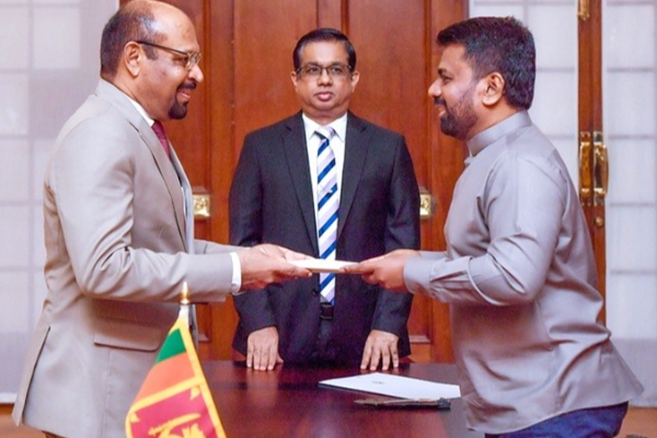 பதில் பிரதம நீதியரசராக பதவியேற்ற எஸ். துரைராஜா | Durairajah Sworn In As Acting Chief Justice பதில் பிரதம நீதியரசராக பதவியேற்ற எஸ். துரைராஜா | Durairajah Sworn In As Acting Chief Justice