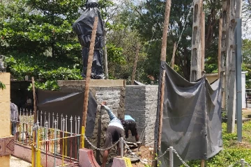 தடையை மீறி பத்மநாபாவுக்கு சிலை! துரித கதியில் இடம்பெறும் நிர்மாண பணிகள் (படங்கள்)