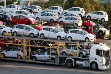 இறக்குமதி செய்யப்பட்ட 112 வாகனங்கள் பறிமுதல்