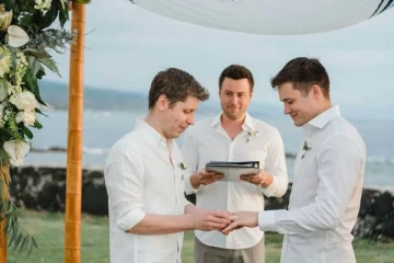 நெருங்கிய நண்பரை கரம் பிடித்தார் பிரபல OpenAI நிறுவனத்தின் CEO.. வைரலாகும் புகைப்படங்கள்