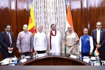 பொருளாதார நெருக்கடியில் திணறும் இலங்கை!  1.9 பில்லியன் டொலர்கள் கடன் தரும் இந்தியா