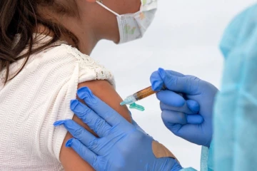 பெண்கள் உஷார்...கொரோனா ஊசியால் 30000 பெண்களுக்கு மாதவிடாய் பாதிப்பு - வெளியான அதிர்ச்சி தகவல்