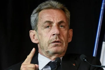 பிரான்ஸ் நாட்டின் மாஜி அதிபருக்கு நிதி வழங்கியதற்காக ஓராண்டு சிறை