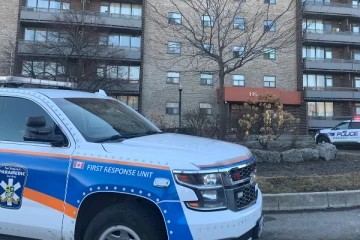 பிராம்ப்டனில் பெண் கொலை – ஒருவர் கைது ; சம்பவம் குறித்து பொலிஸாருக்கு அறிவித்த குழந்தை