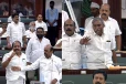 திமுக எம்.எல்.ஏக்கள் அடிக்க பாய்ந்து வருகிறார்கள் - அமைச்சர் ராஜ்மோகன்